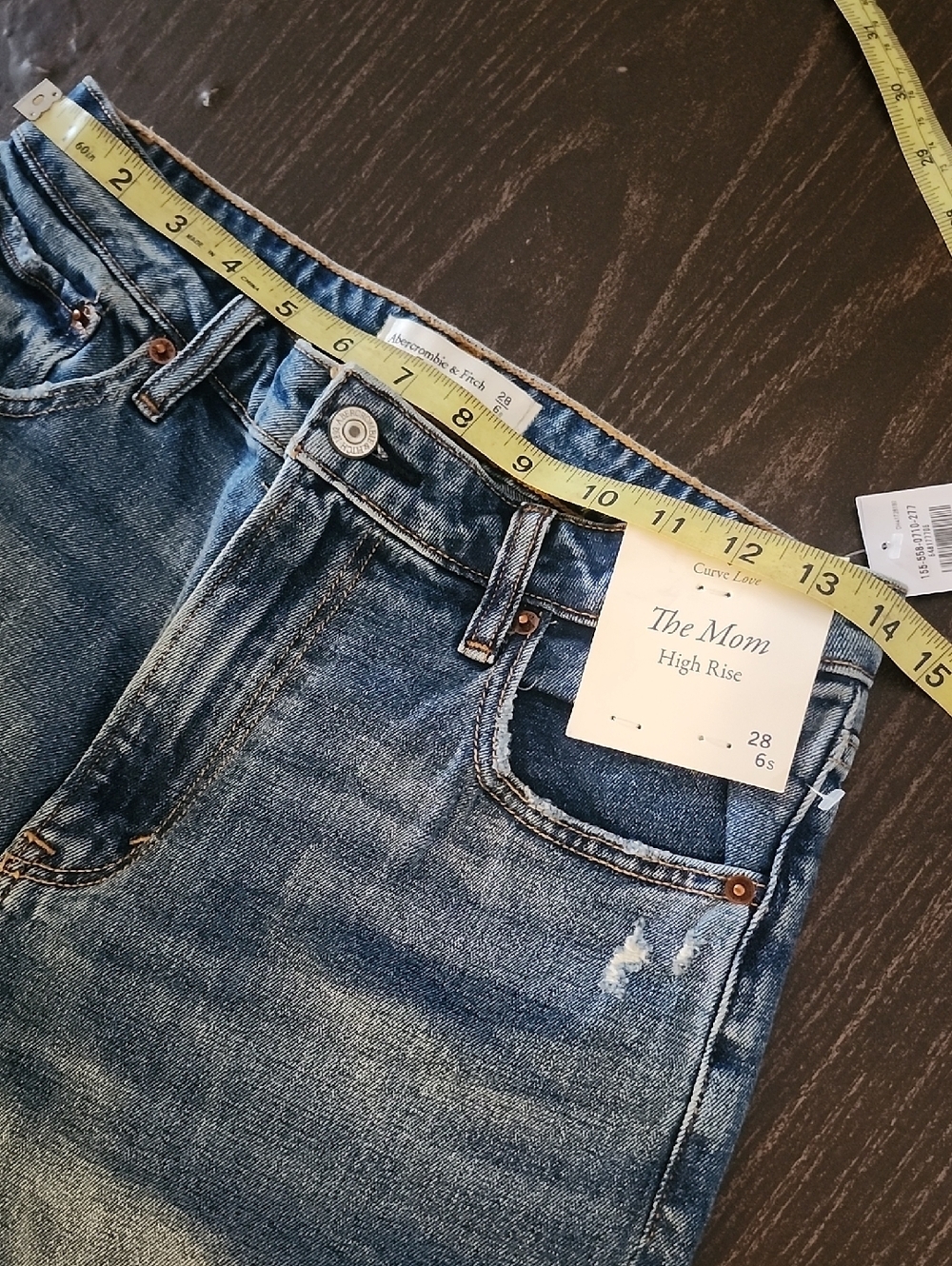 NWT Abercrombie & Fitch The Mom High Rise Cropped Jeans Size 6 / 28 - Picture 5 of 8